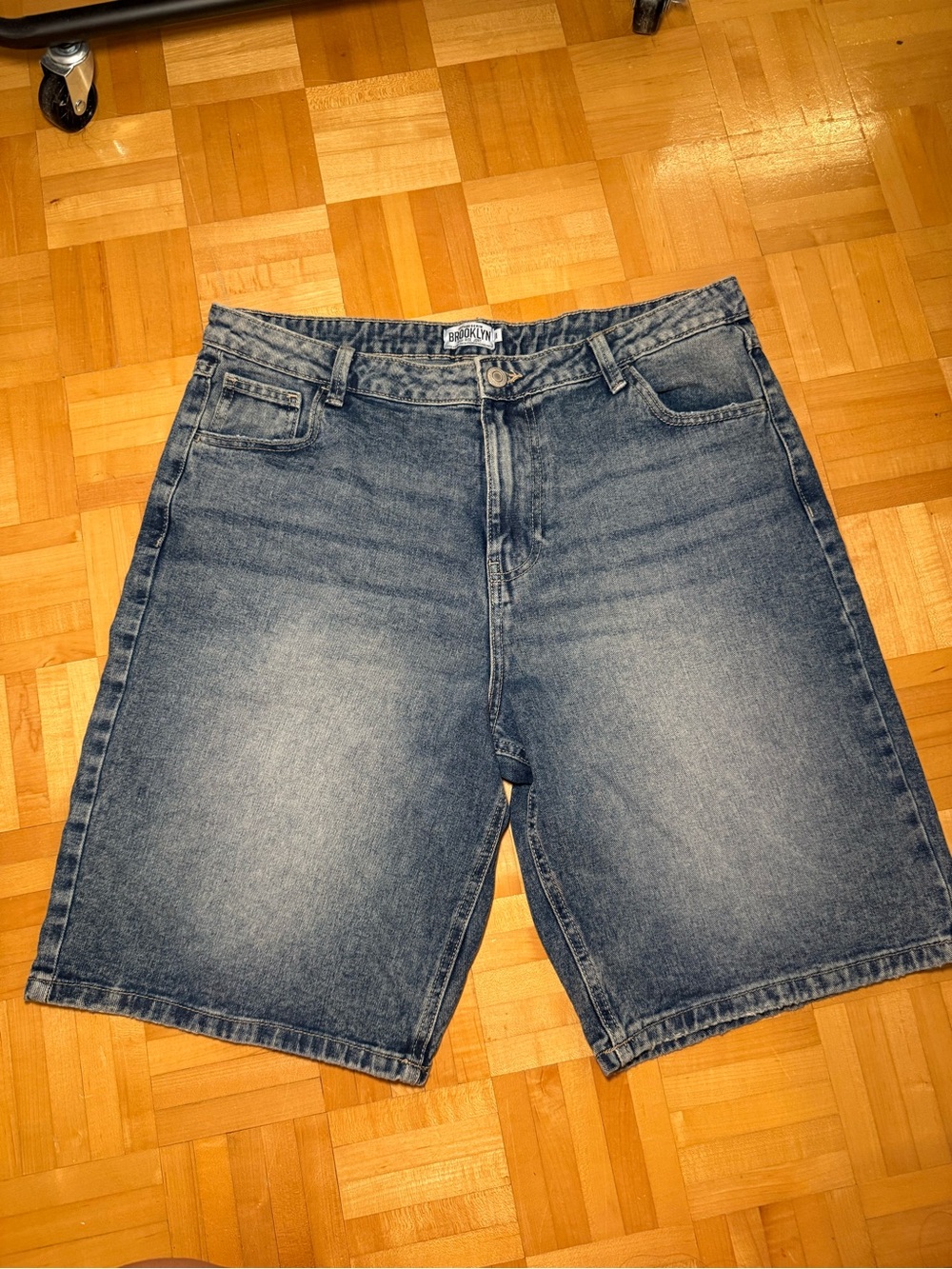 Men's Denim Shorts in Washed Blue